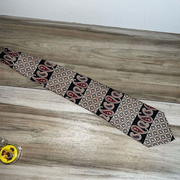 Vtg 80s OSCAR DE LA RENTA Neck Tie Black Gold Red Paisley Print Silk Classic - Picture 3 of 6